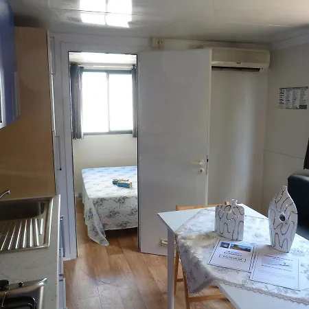 Ξενοδοχείο με διαμερίσματα 