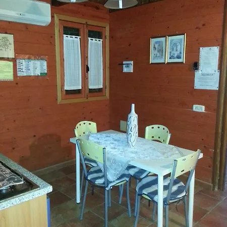 Ξενοδοχείο με διαμερίσματα 